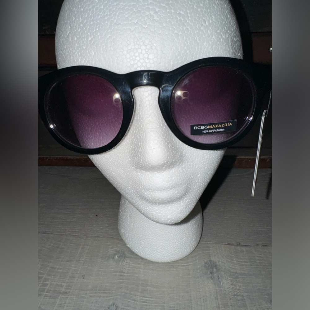 NWT BCBGMAXAZRIA Black Frame Sunglasses with Purple Gradient Lens